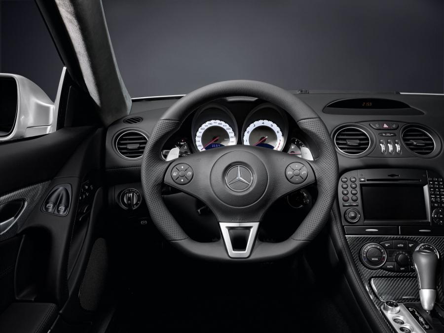  Mercedes-Benz SL63 AMG 2009 года  (фото 16 из 43)